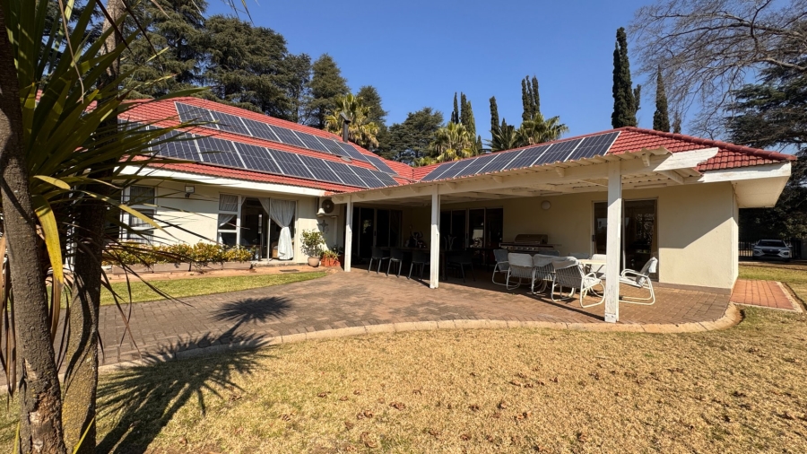 4 Bedroom Property for Sale in Three Rivers Proper Gauteng