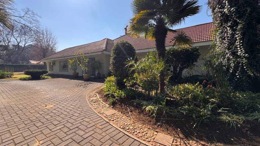 4 Bedroom Property for Sale in Three Rivers Proper Gauteng