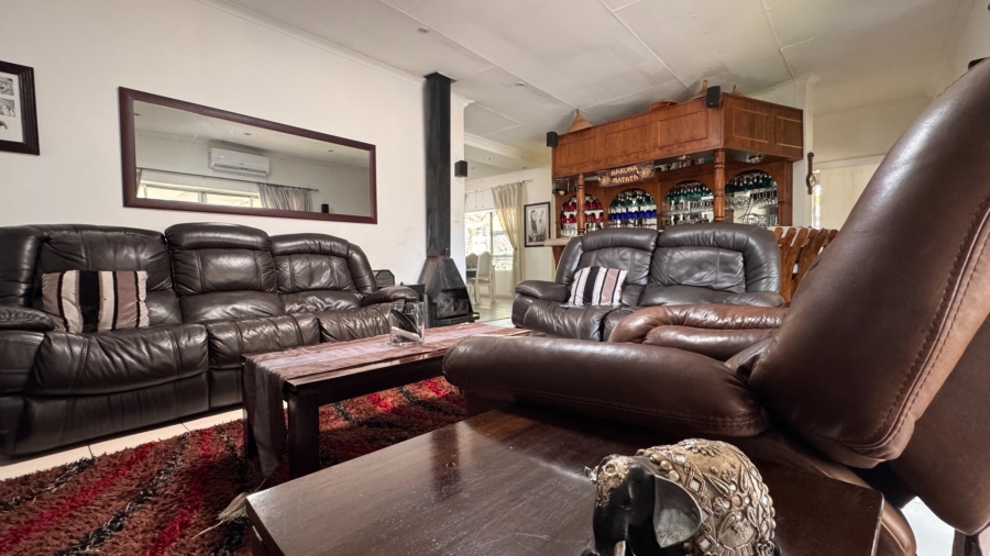 4 Bedroom Property for Sale in Three Rivers Proper Gauteng
