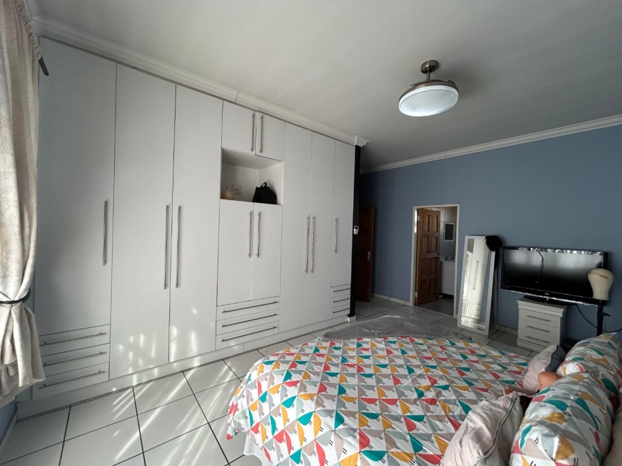 4 Bedroom Property for Sale in Sonneveld Gauteng