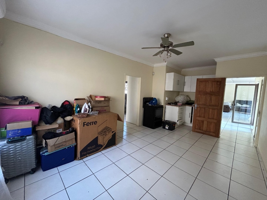 4 Bedroom Property for Sale in Sonneveld Gauteng