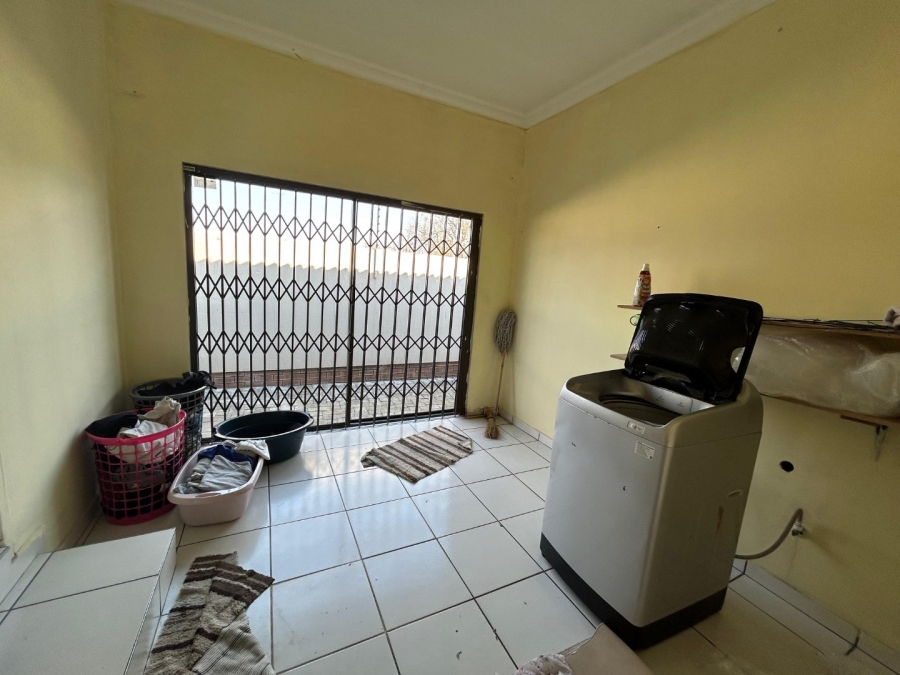 4 Bedroom Property for Sale in Sonneveld Gauteng