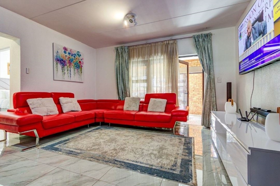 3 Bedroom Property for Sale in Ravenswood Gauteng