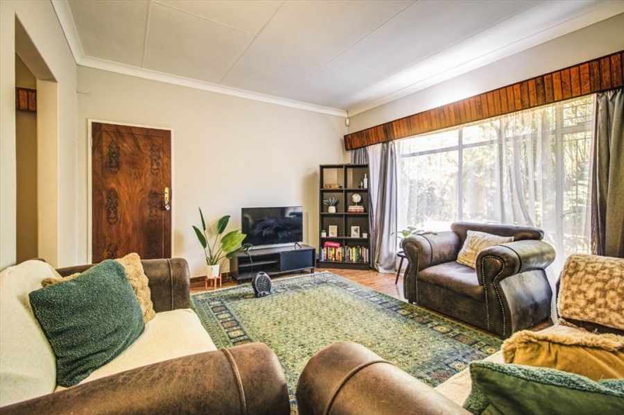 4 Bedroom Property for Sale in Glen Marais Gauteng