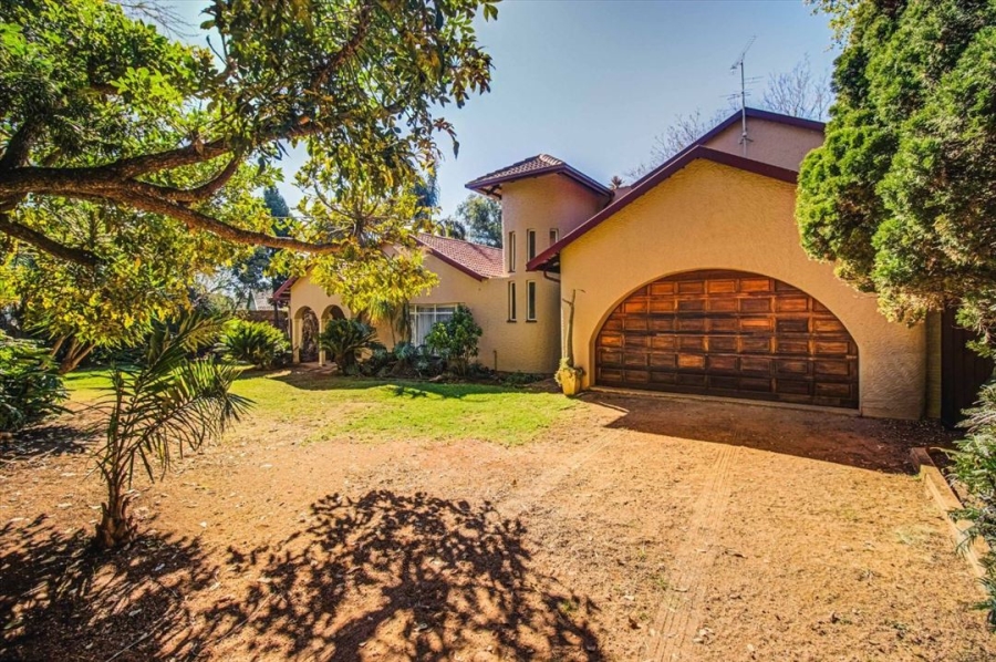 4 Bedroom Property for Sale in Glen Marais Gauteng
