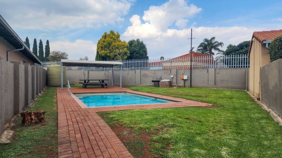 2 Bedroom Property for Sale in Witfield Gauteng