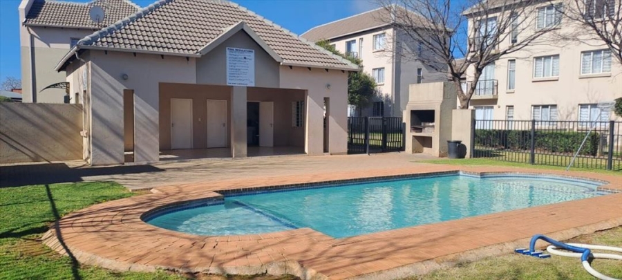 2 Bedroom Property for Sale in Klippoortje Gauteng