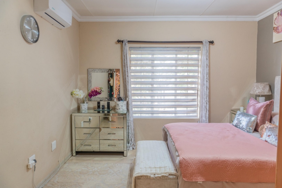 2 Bedroom Property for Sale in Oriel Gauteng