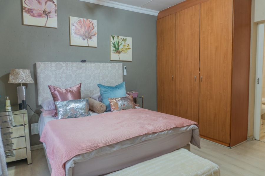 2 Bedroom Property for Sale in Oriel Gauteng