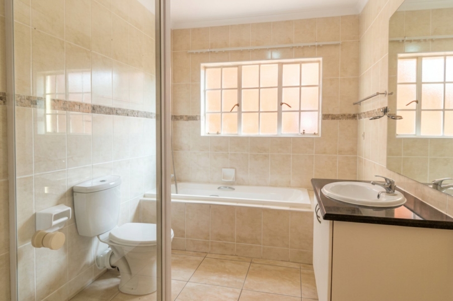  Bedroom Property for Sale in Harveston A H Gauteng