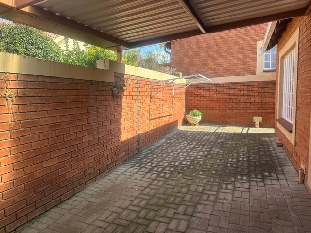  Bedroom Property for Sale in Harveston A H Gauteng