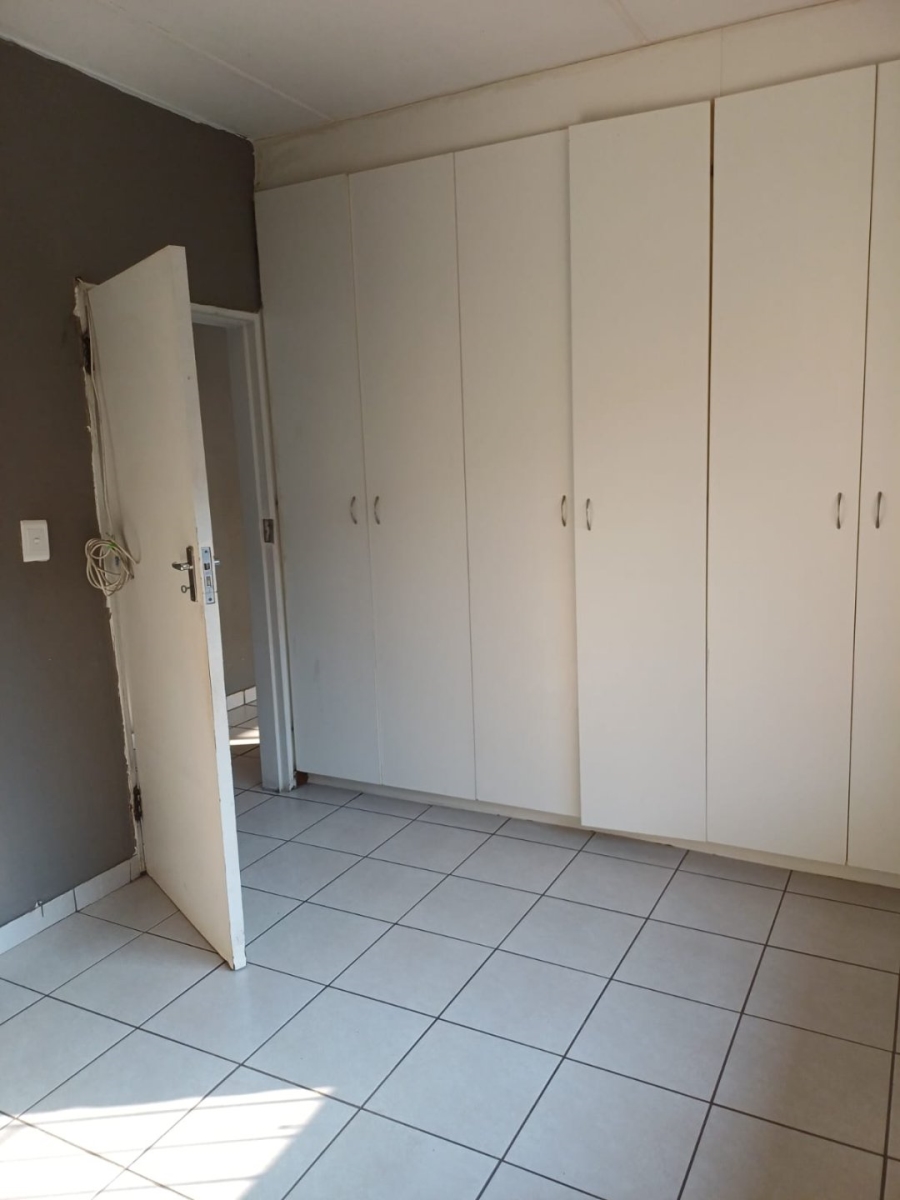 2 Bedroom Property for Sale in Meredale Gauteng