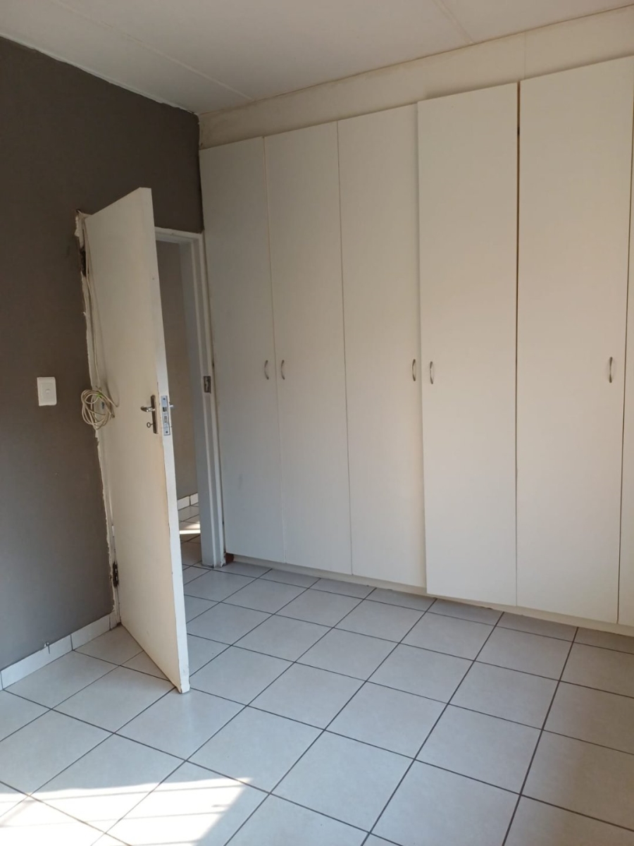 2 Bedroom Property for Sale in Meredale Gauteng