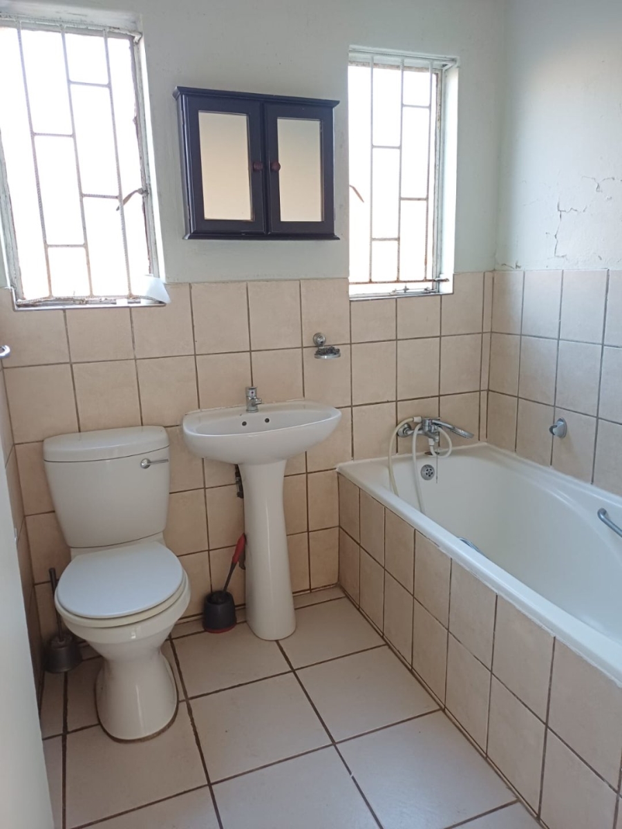 2 Bedroom Property for Sale in Meredale Gauteng