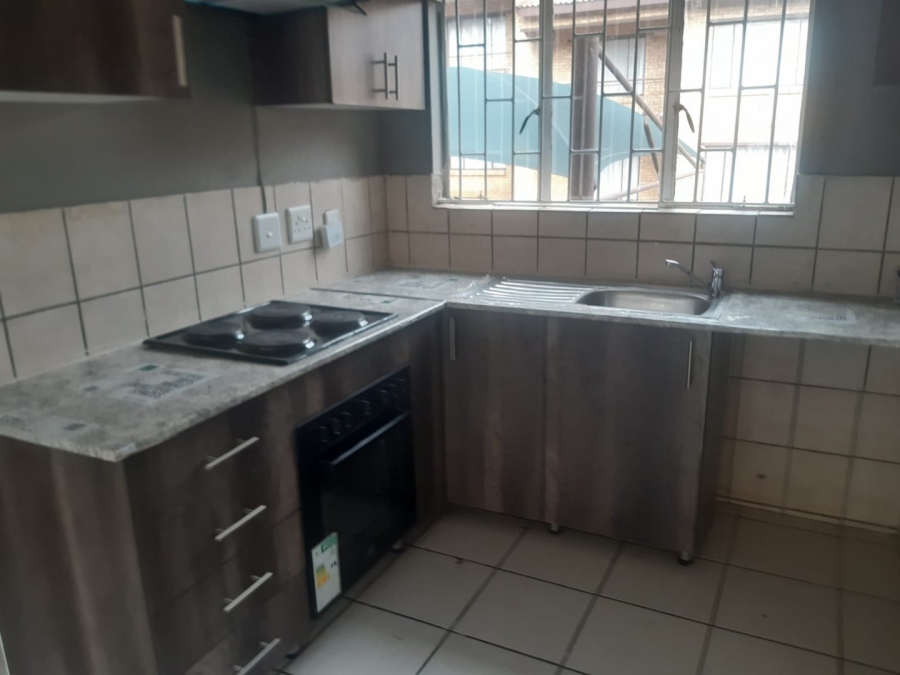 2 Bedroom Property for Sale in Meredale Gauteng