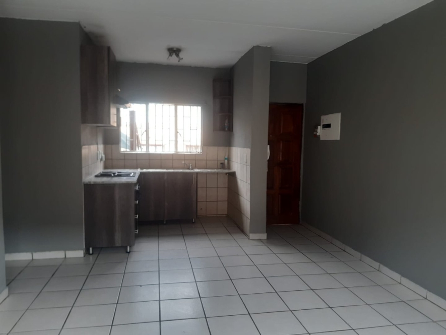 2 Bedroom Property for Sale in Meredale Gauteng