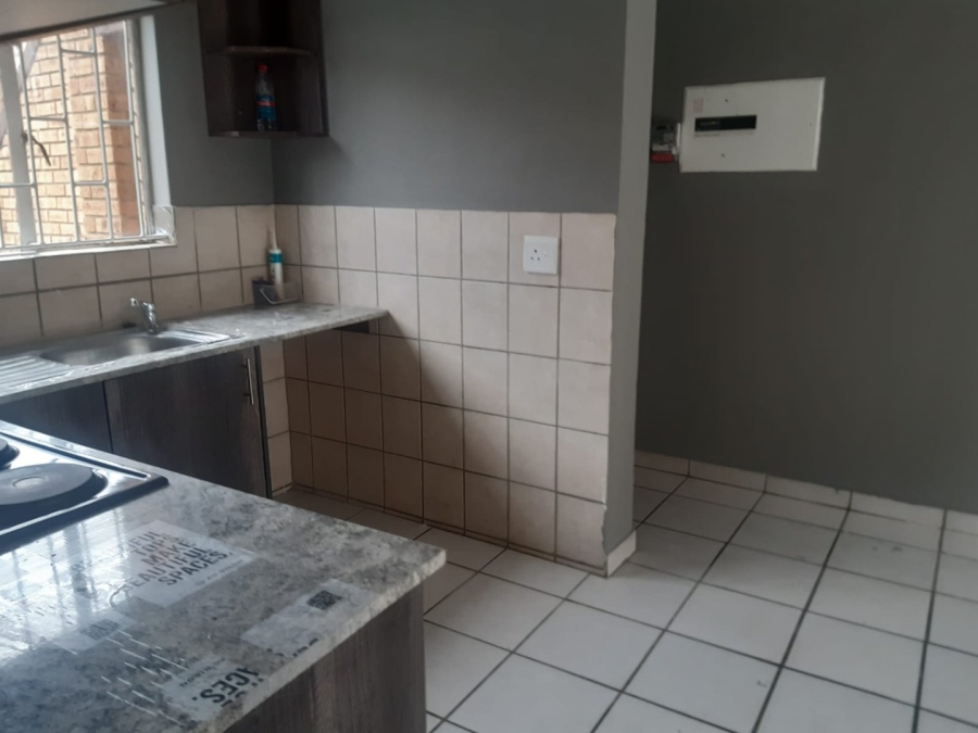2 Bedroom Property for Sale in Meredale Gauteng