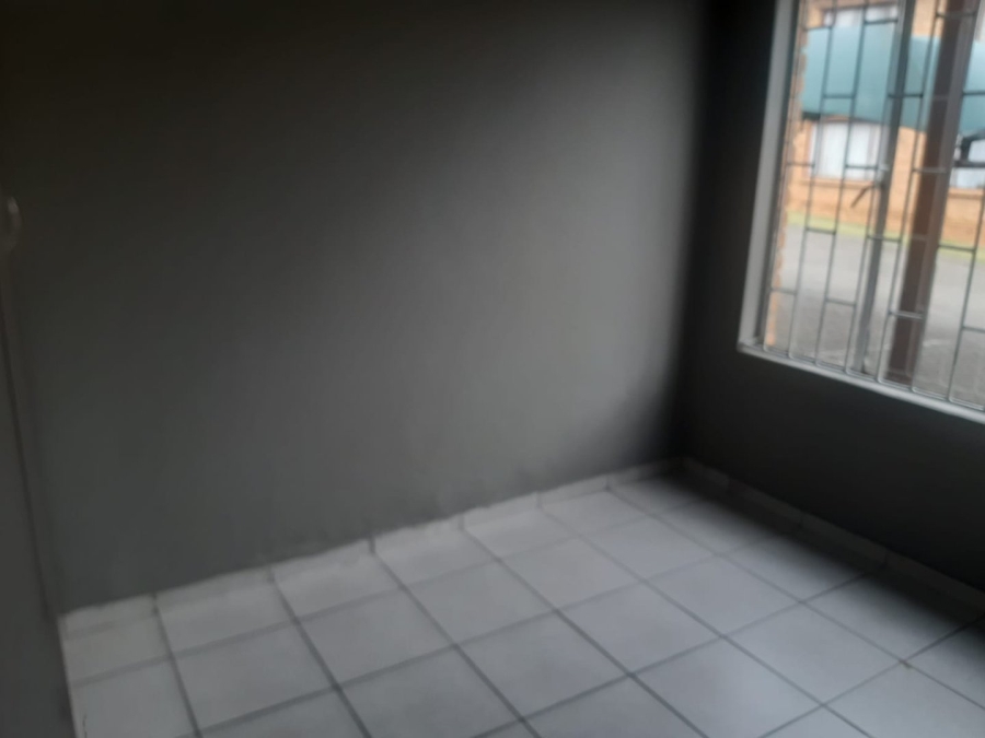 2 Bedroom Property for Sale in Meredale Gauteng