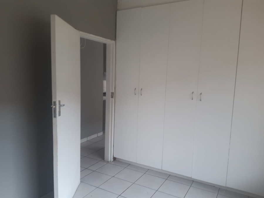 2 Bedroom Property for Sale in Meredale Gauteng
