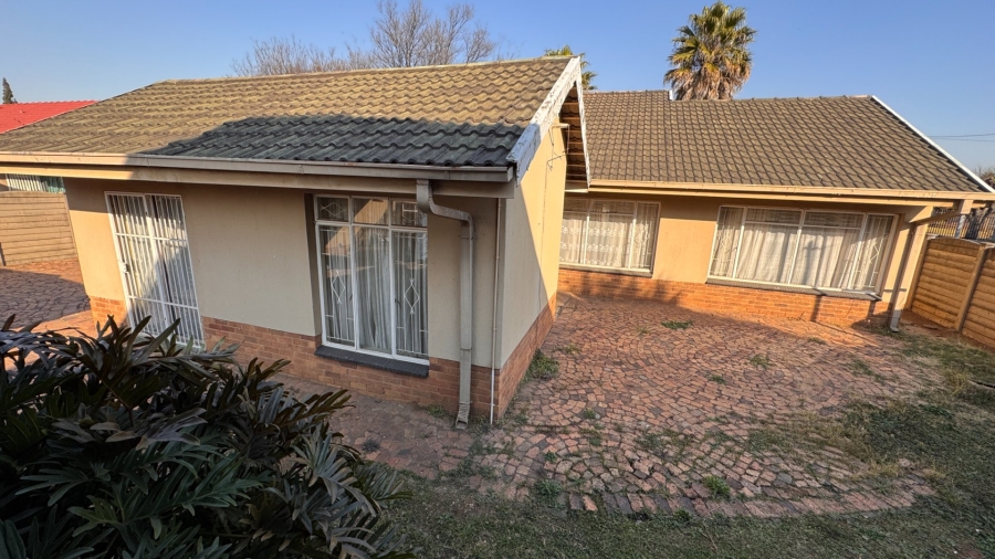 4 Bedroom Property for Sale in Three Rivers Gauteng