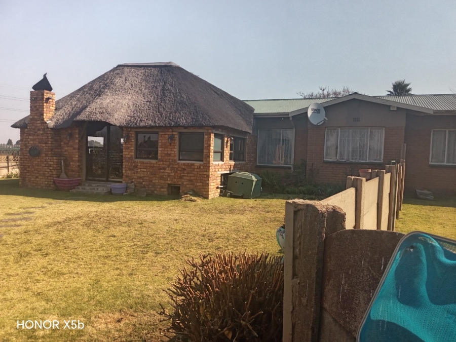 4 Bedroom Property for Sale in Van Dyk Park Gauteng