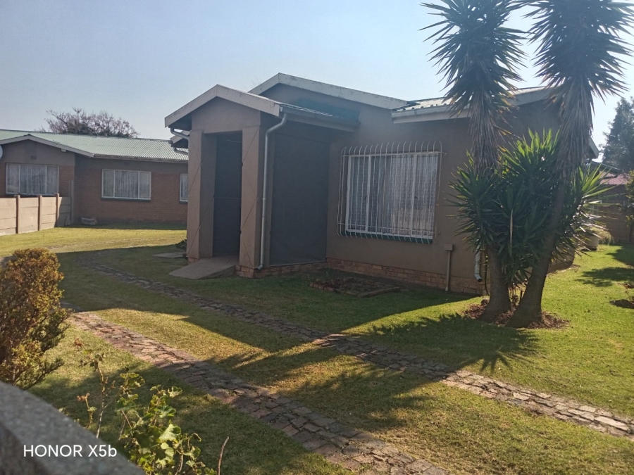 4 Bedroom Property for Sale in Van Dyk Park Gauteng