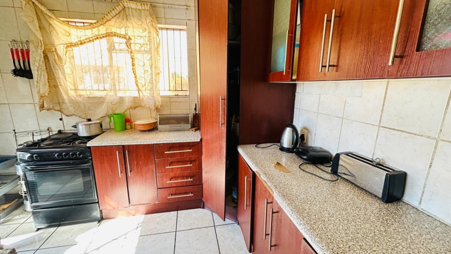  Bedroom Property for Sale in West Park Gauteng