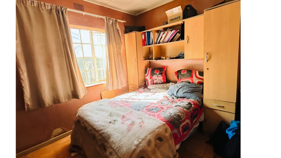  Bedroom Property for Sale in West Park Gauteng