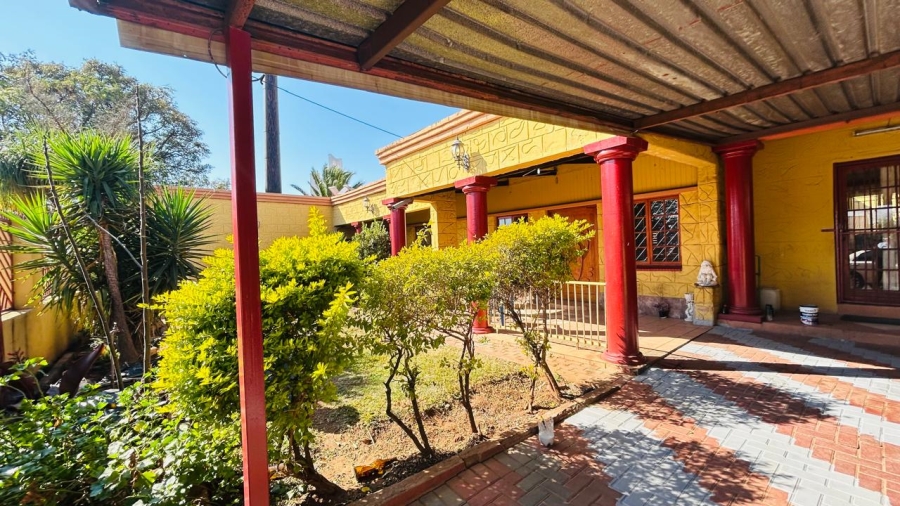  Bedroom Property for Sale in West Park Gauteng