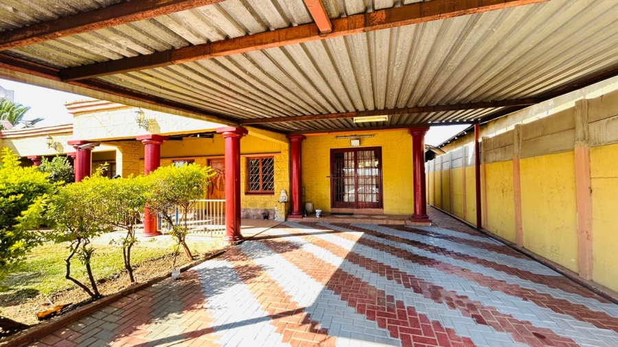  Bedroom Property for Sale in West Park Gauteng
