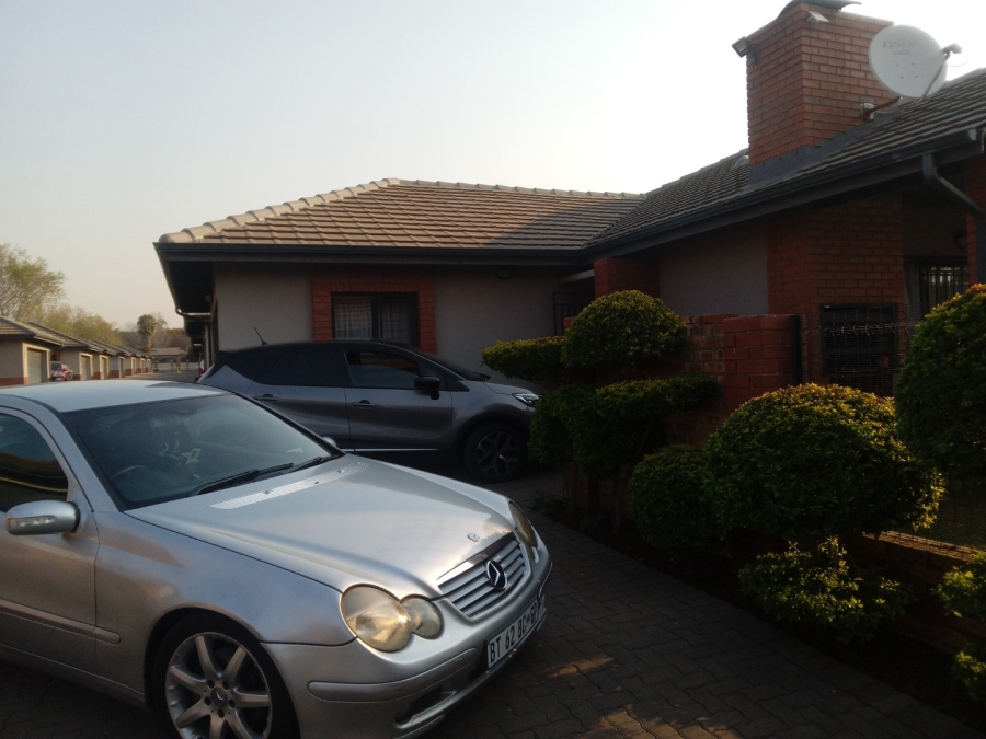 3 Bedroom Property for Sale in Equestria Gauteng