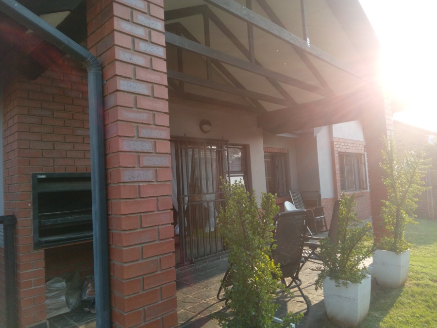 3 Bedroom Property for Sale in Equestria Gauteng