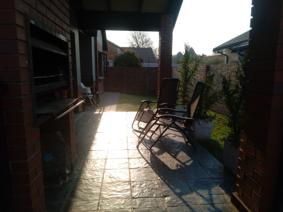 3 Bedroom Property for Sale in Equestria Gauteng