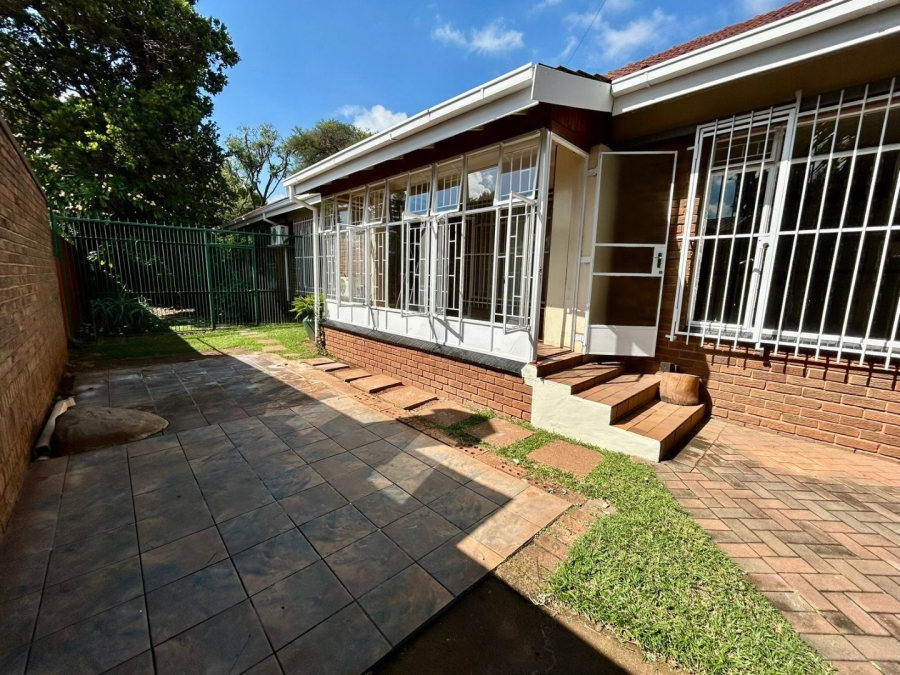 6 Bedroom Property for Sale in Florauna Gauteng
