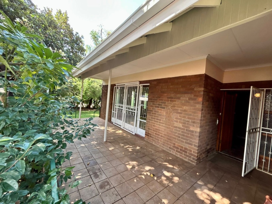 6 Bedroom Property for Sale in Florauna Gauteng