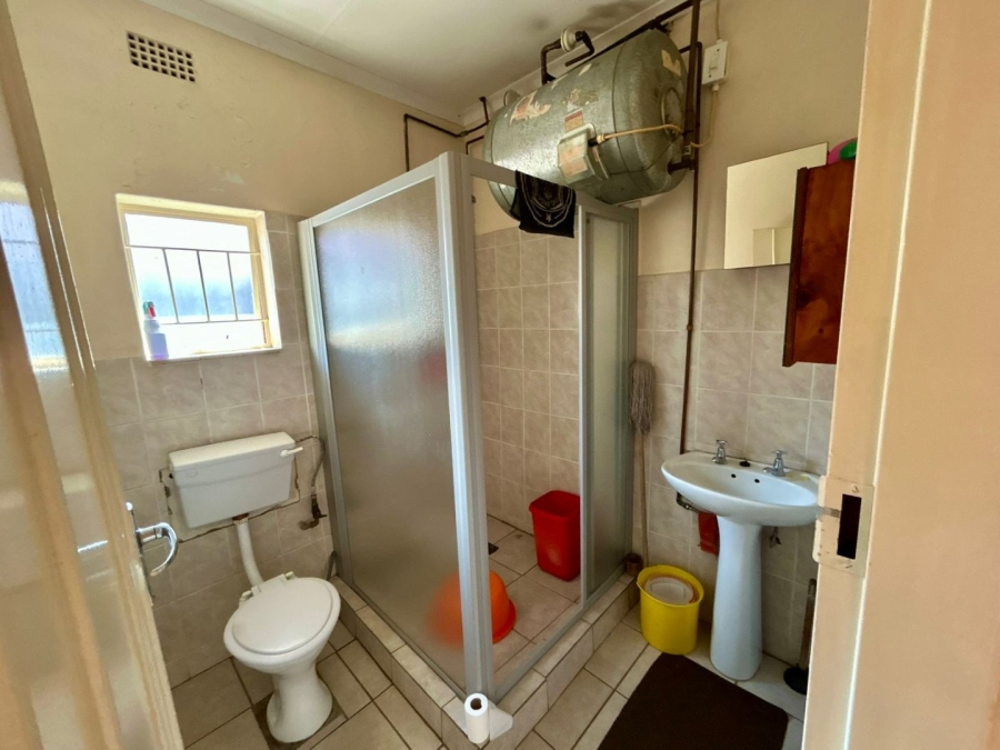 6 Bedroom Property for Sale in Florauna Gauteng