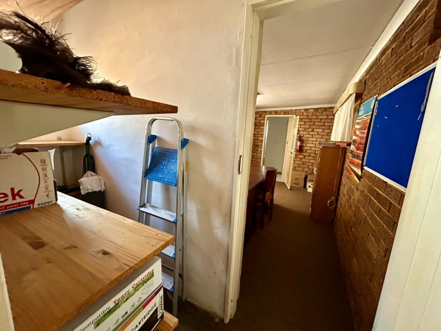 6 Bedroom Property for Sale in Florauna Gauteng