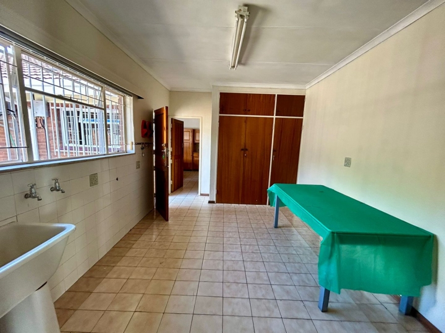 6 Bedroom Property for Sale in Florauna Gauteng