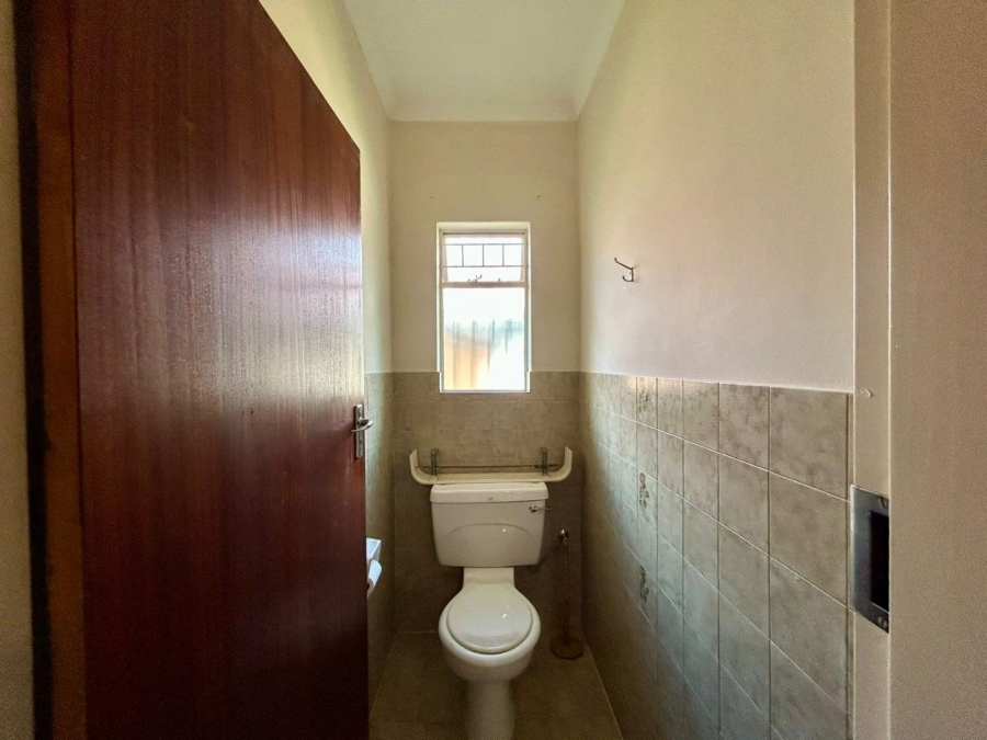 6 Bedroom Property for Sale in Florauna Gauteng