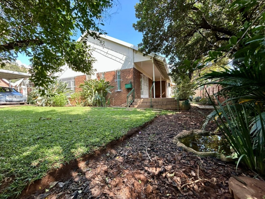 6 Bedroom Property for Sale in Florauna Gauteng