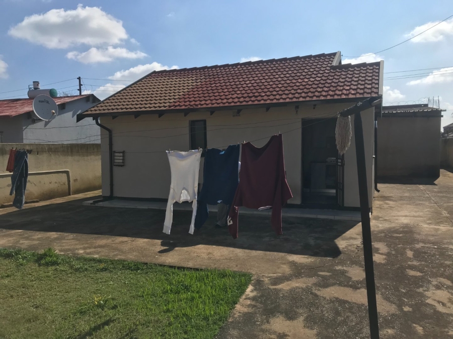 To Let 2 Bedroom Property for Rent in Protea Glen Gauteng