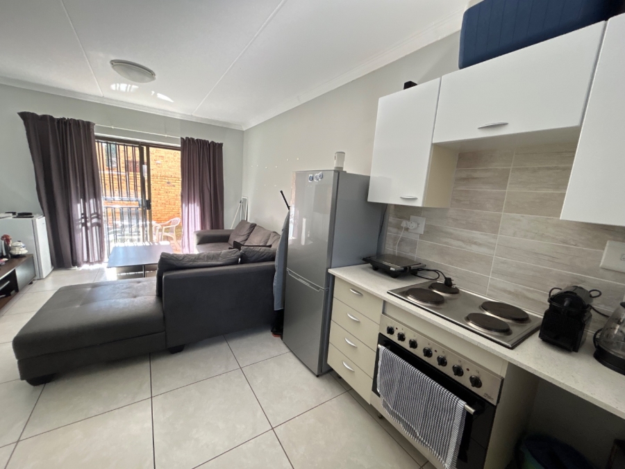 To Let 1 Bedroom Property for Rent in Blue Hills Gauteng