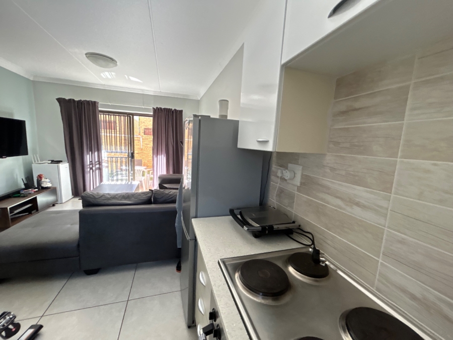 To Let 1 Bedroom Property for Rent in Blue Hills Gauteng