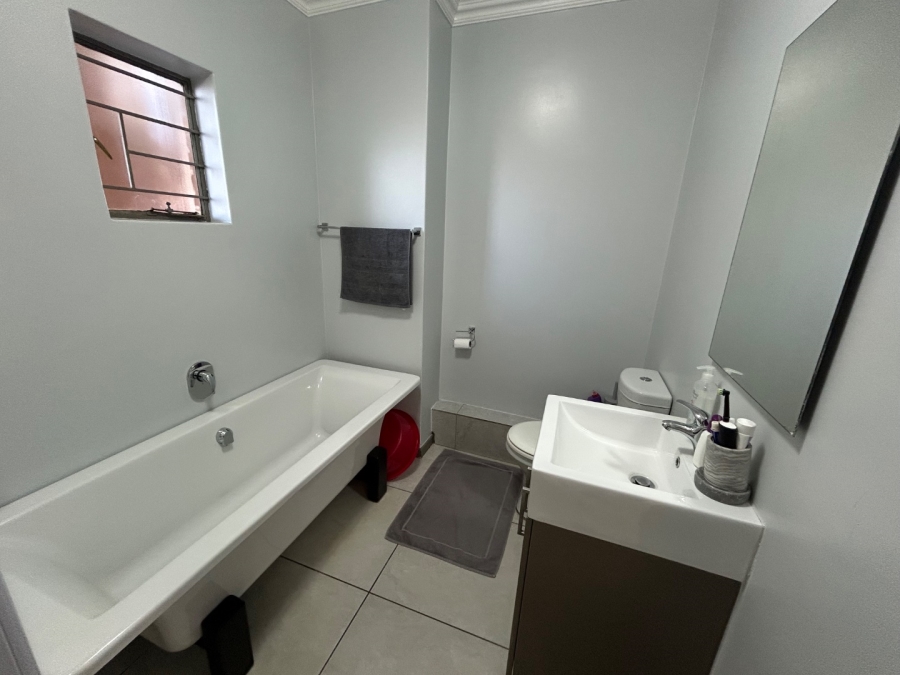To Let 1 Bedroom Property for Rent in Blue Hills Gauteng