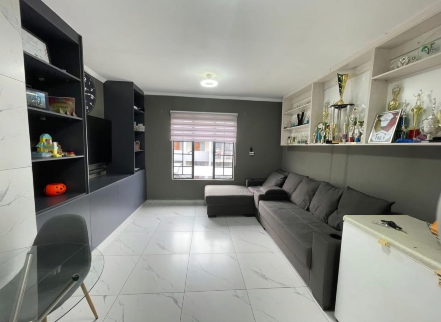 2 Bedroom Property for Sale in Noordwyk Gauteng