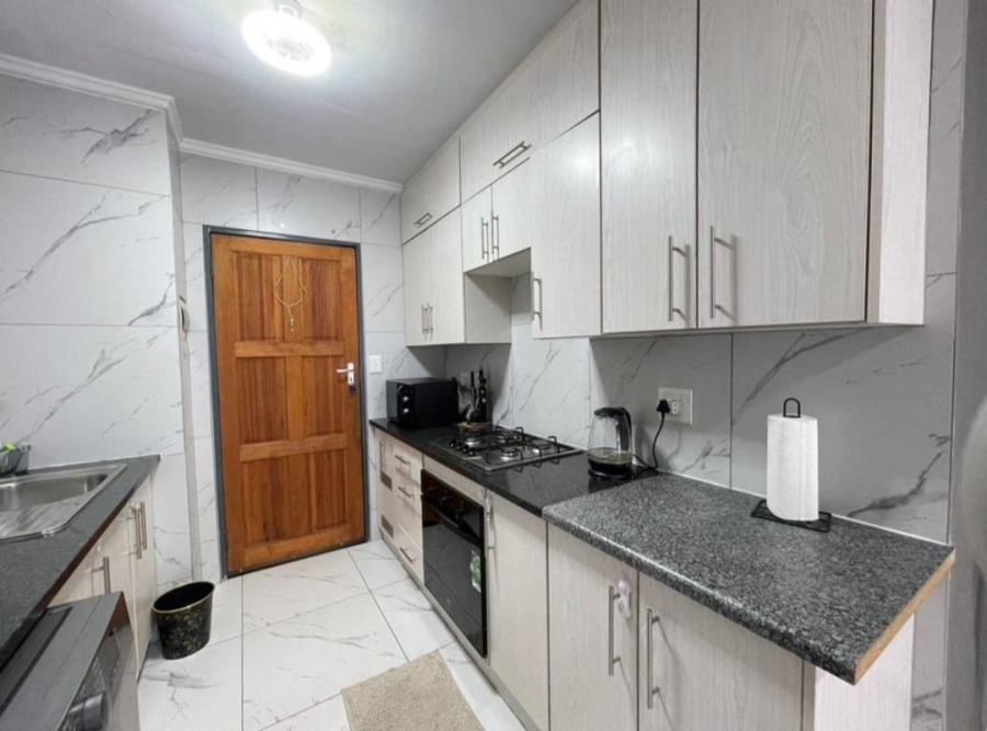 2 Bedroom Property for Sale in Noordwyk Gauteng