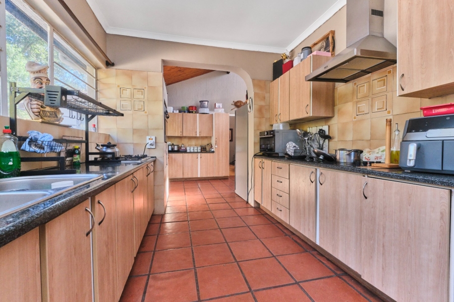 To Let 4 Bedroom Property for Rent in Fairland Gauteng