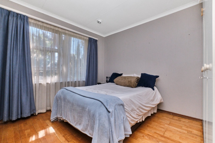 To Let 4 Bedroom Property for Rent in Fairland Gauteng
