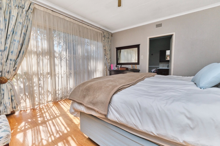 To Let 4 Bedroom Property for Rent in Fairland Gauteng