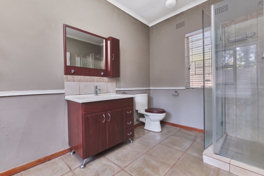 To Let 4 Bedroom Property for Rent in Fairland Gauteng